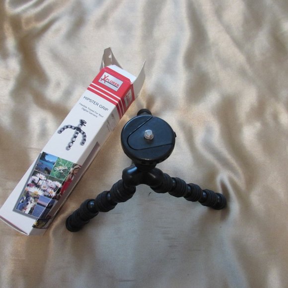 Tripod for Digital Camera - Picture 3 of 13